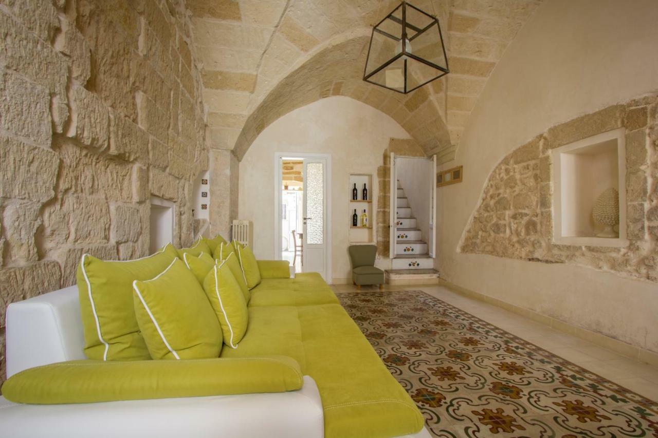 Explore The Historic City On Foot From An Old Town House Λέτσε Εξωτερικό φωτογραφία
