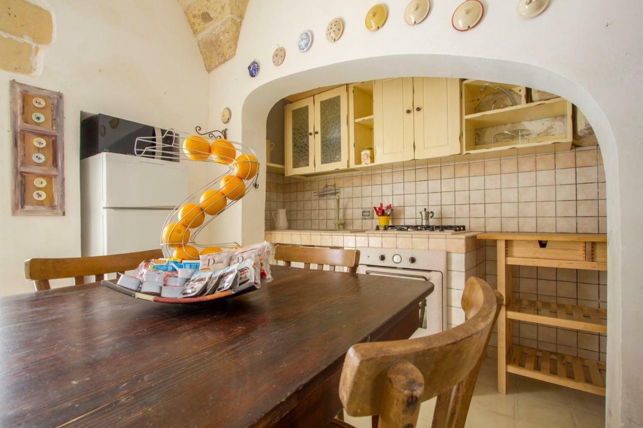 Explore The Historic City On Foot From An Old Town House Λέτσε Εξωτερικό φωτογραφία