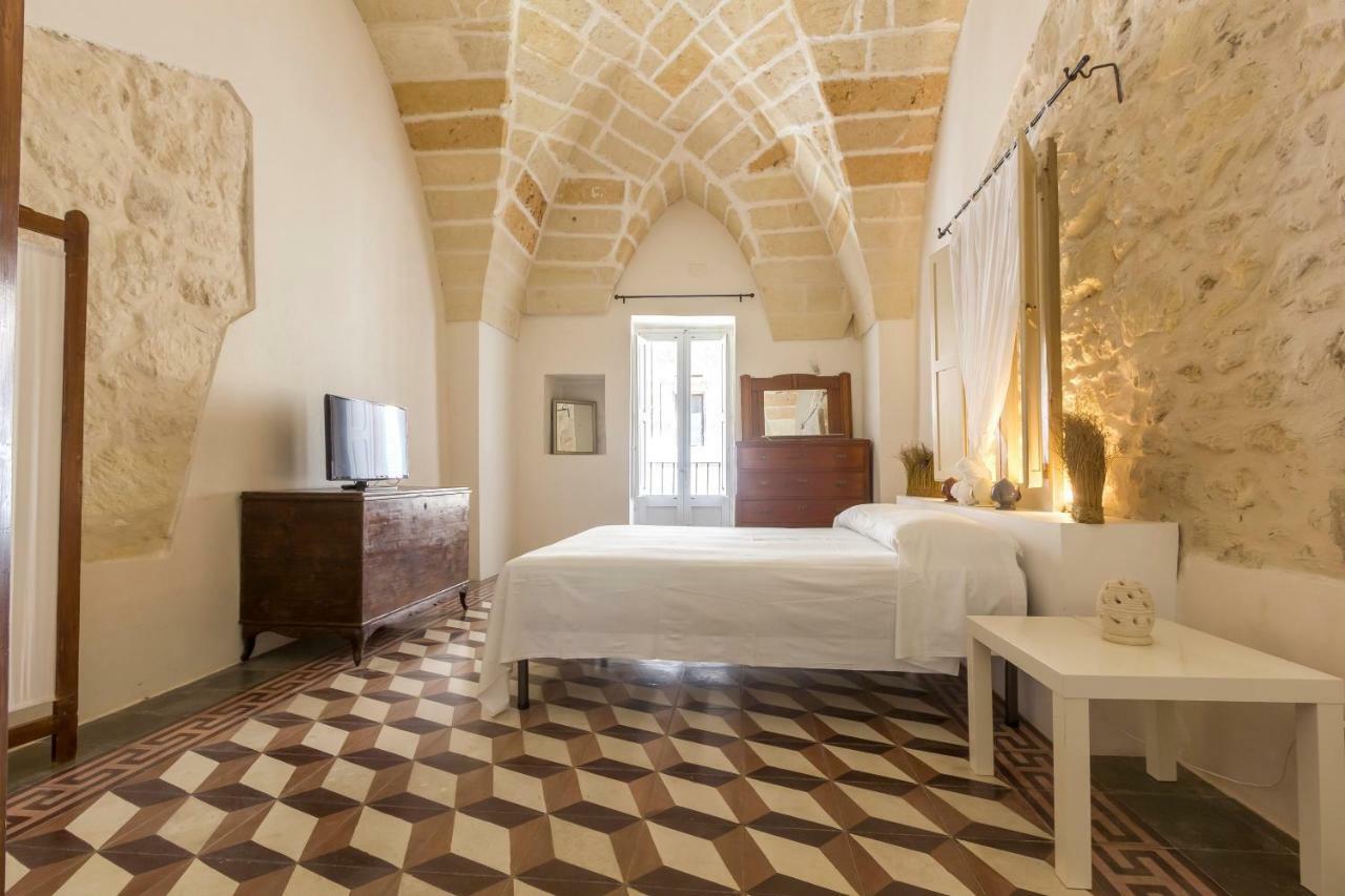 Explore The Historic City On Foot From An Old Town House Λέτσε Εξωτερικό φωτογραφία