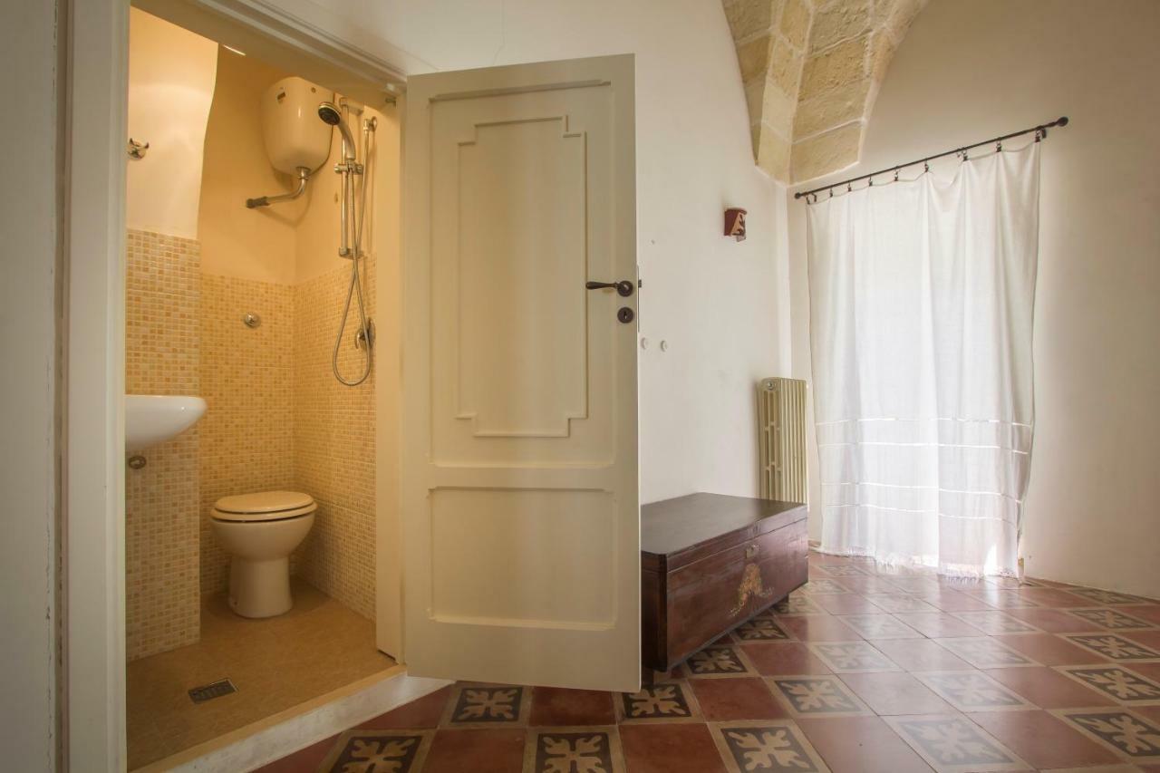 Explore The Historic City On Foot From An Old Town House Λέτσε Εξωτερικό φωτογραφία