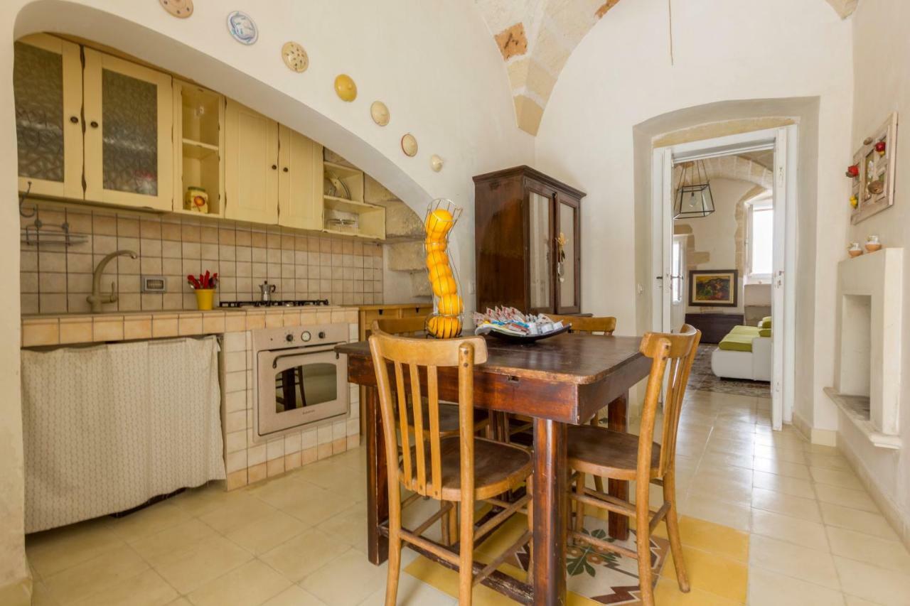 Explore The Historic City On Foot From An Old Town House Λέτσε Εξωτερικό φωτογραφία