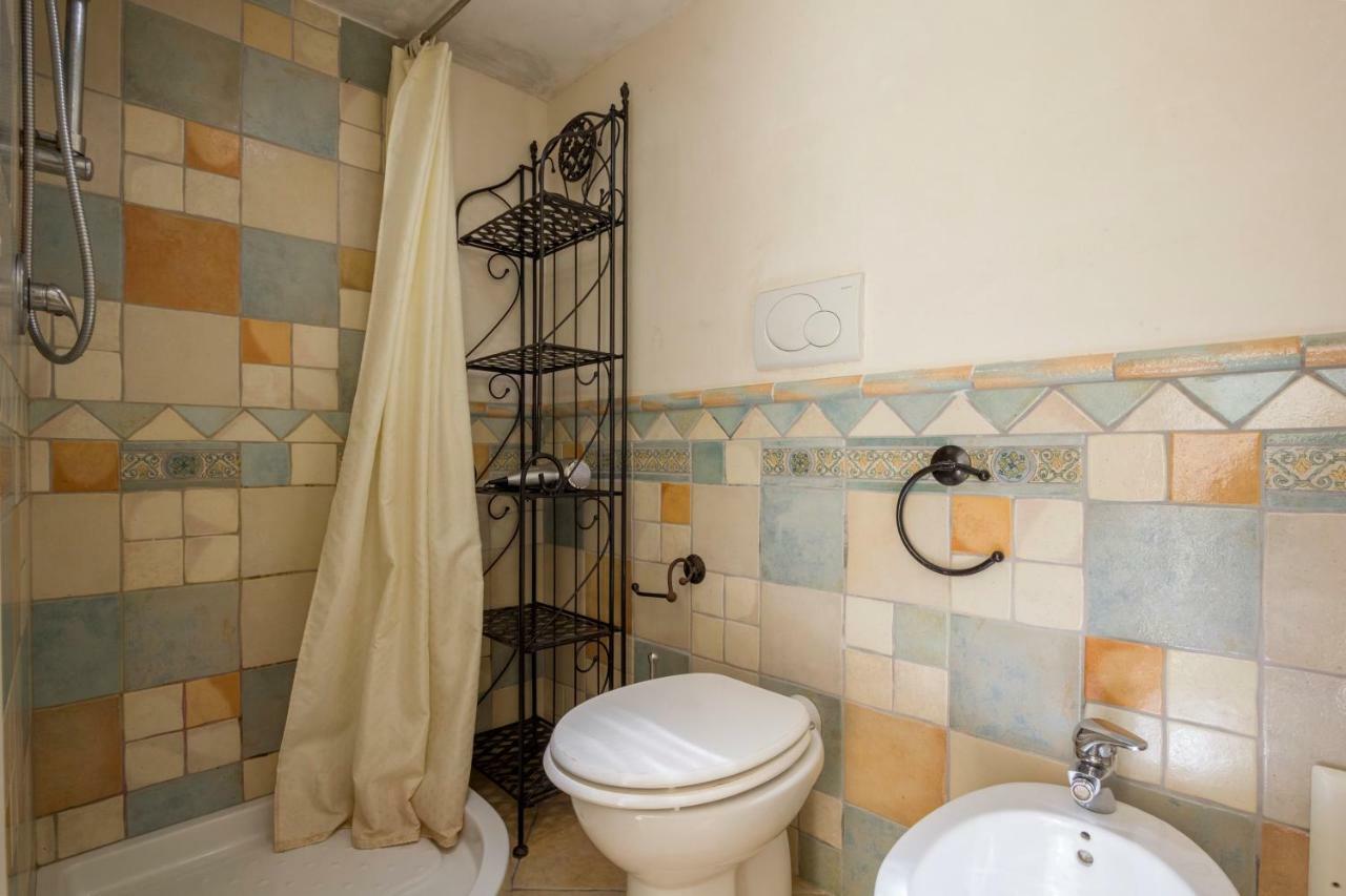 Explore The Historic City On Foot From An Old Town House Λέτσε Εξωτερικό φωτογραφία
